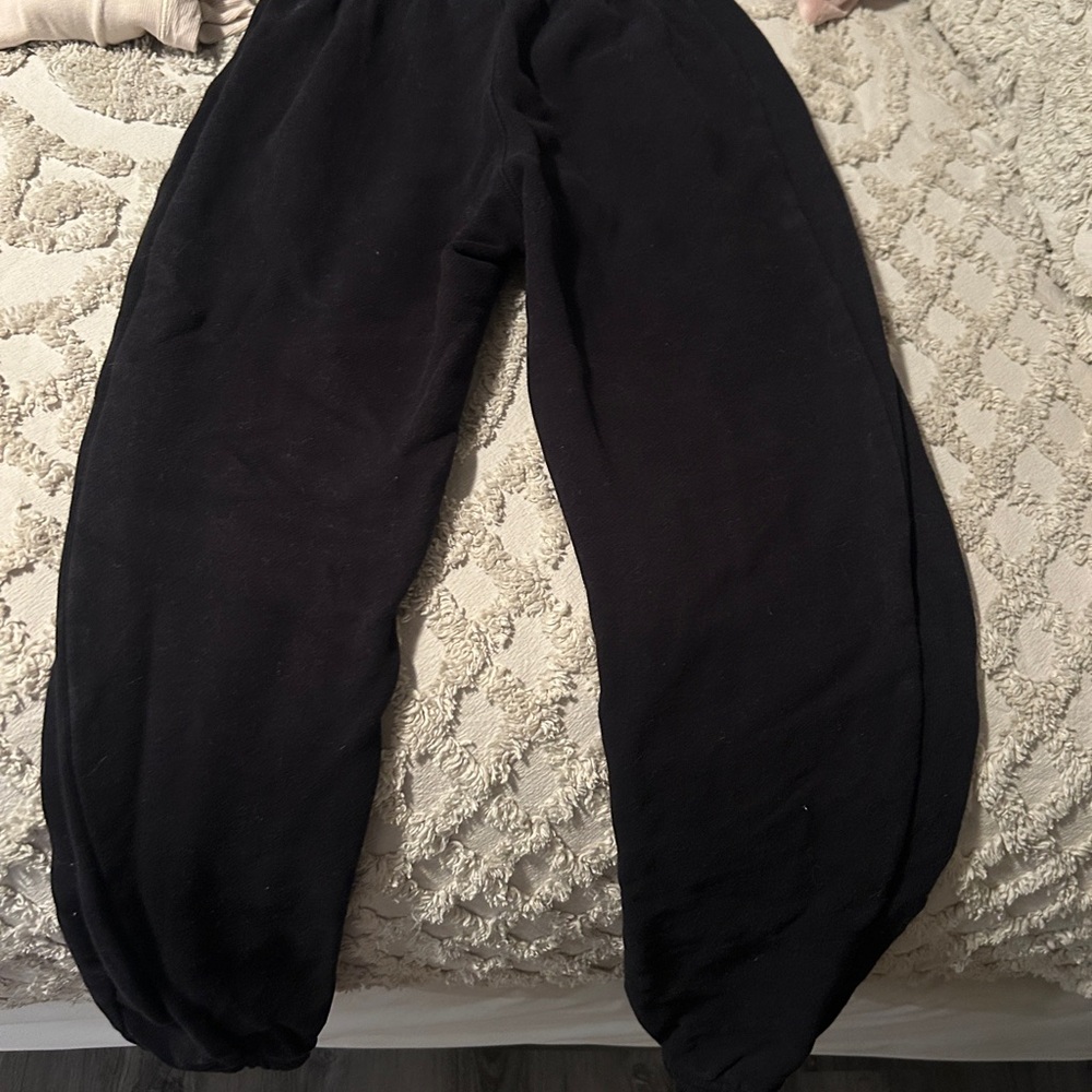 Aritzia Tna cozy fleece boyfriend fit black sweatpants, 2xs - Picture 2 of 4
